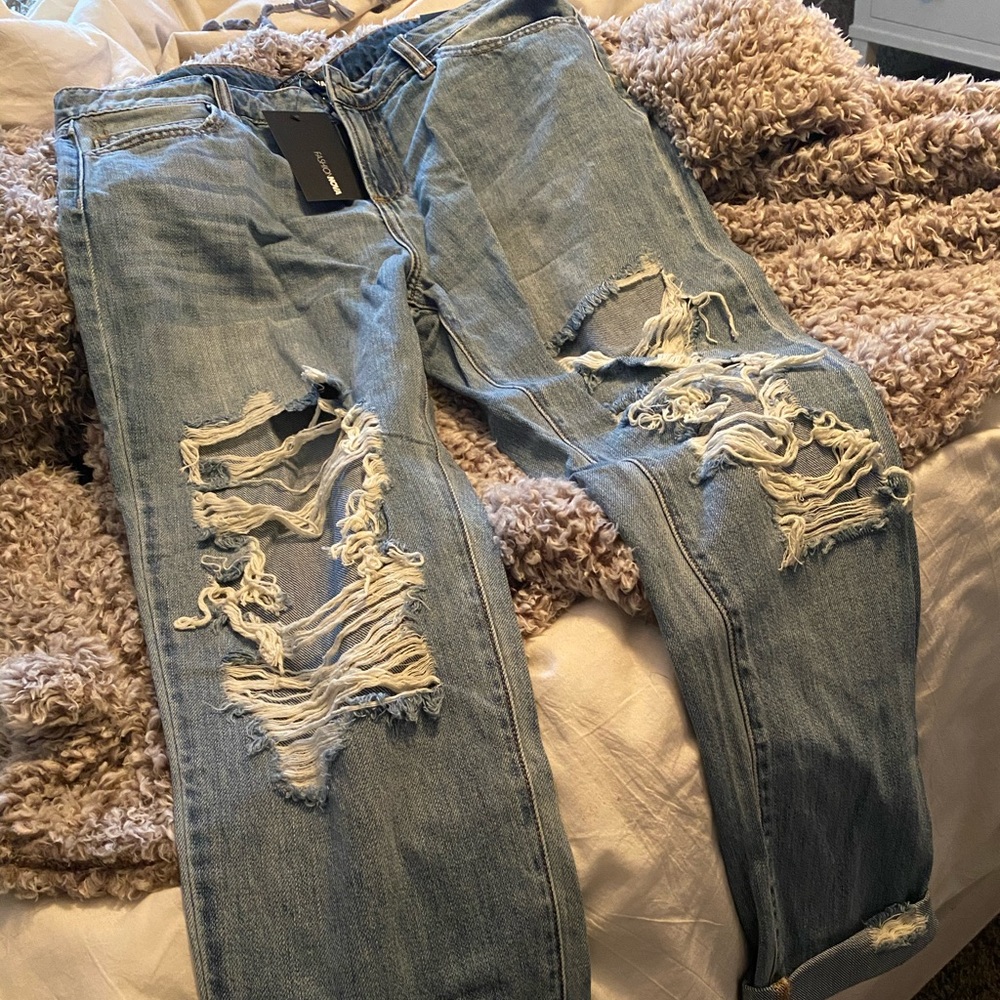 NWT fashion nova distressed jeans